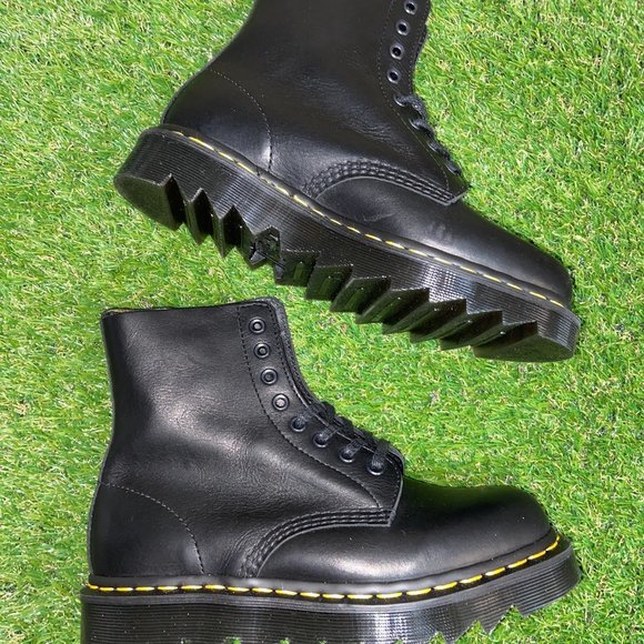 Dr. Doc Martens 1460 Pascal Ziggy Black Leather Combat Boots Men’s 7 | Women’s 8 main image 7